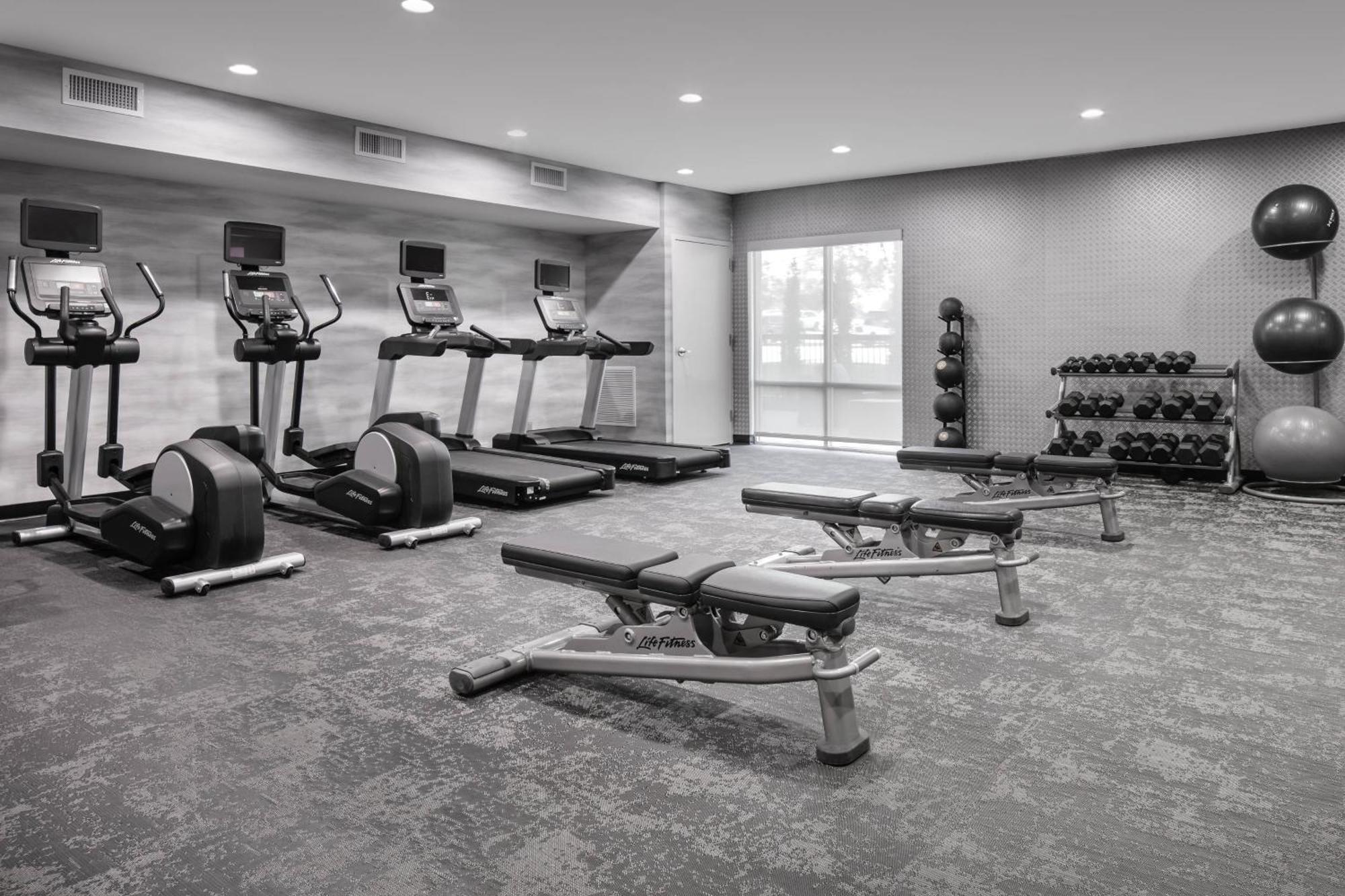 Fairfield Inn & Suites By Marriott Tulsa Central מראה חיצוני תמונה